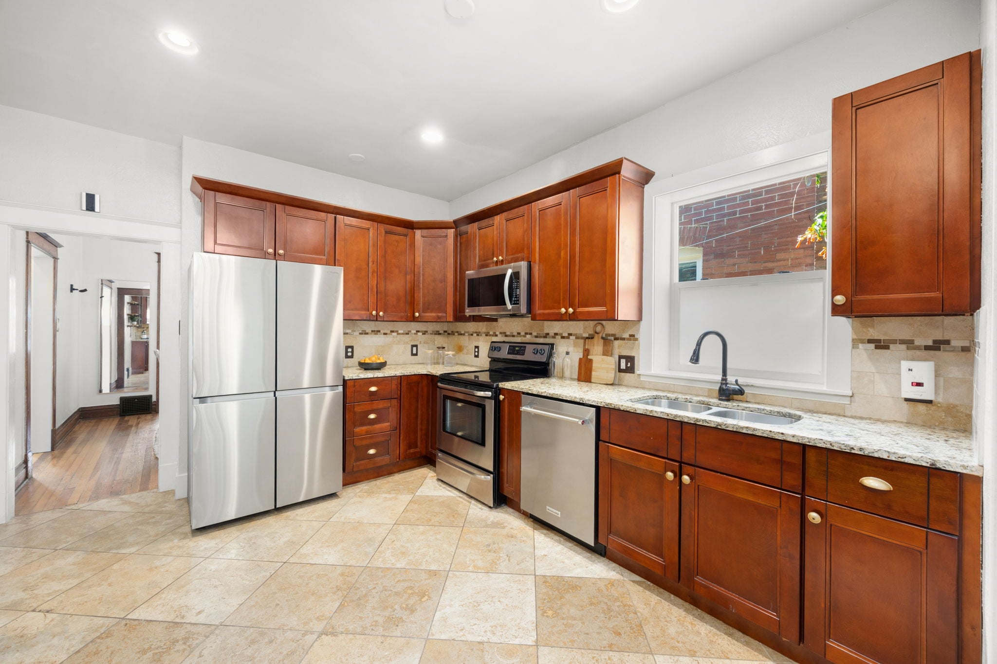 10-web-or-mls-257 Cherokee St 10
