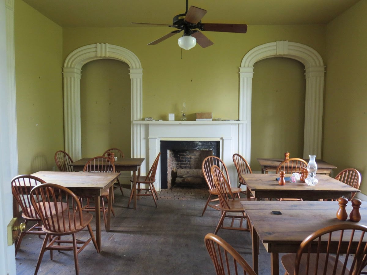 16-2022-04-Bartlett-Yancey-House-39