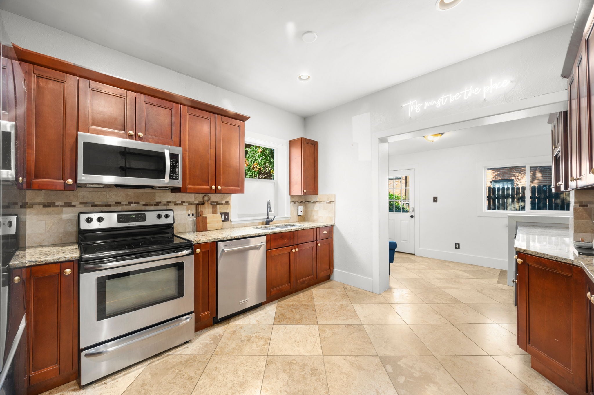 9-web-or-mls-257 Cherokee St 9