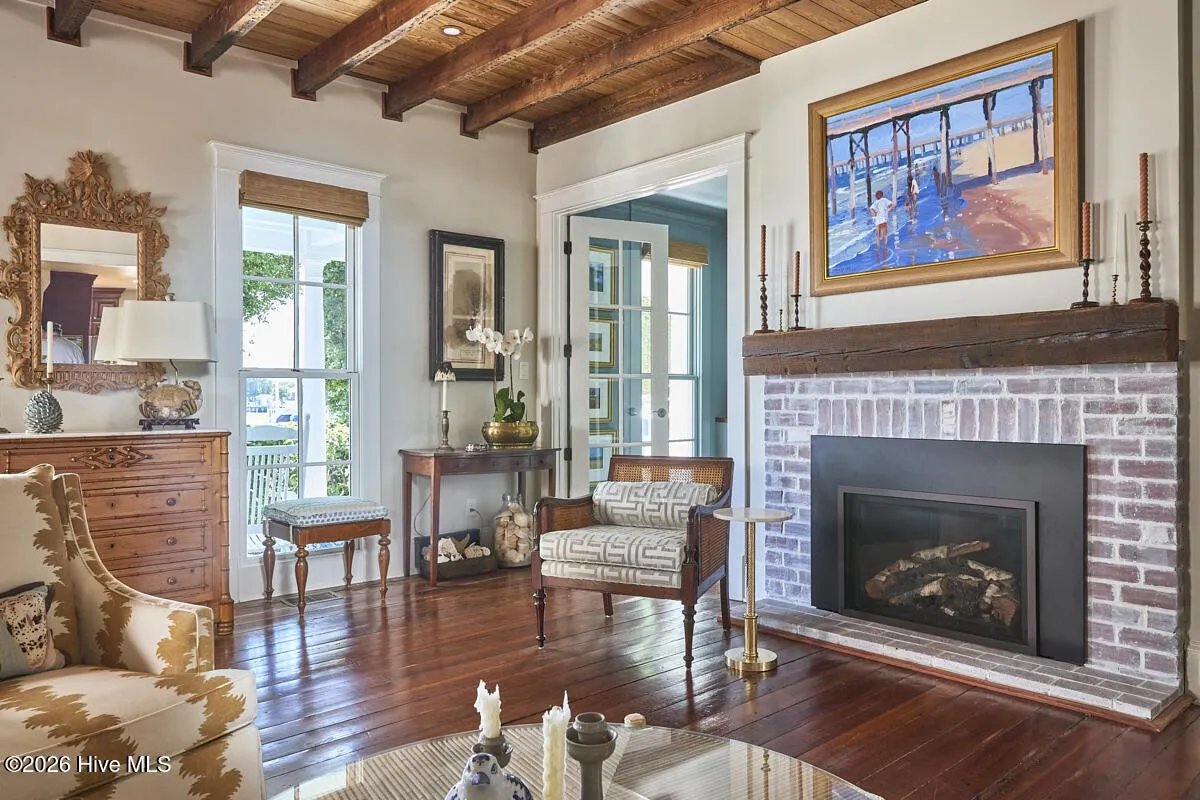 125 Front St, Beaufort, NC 28516-12