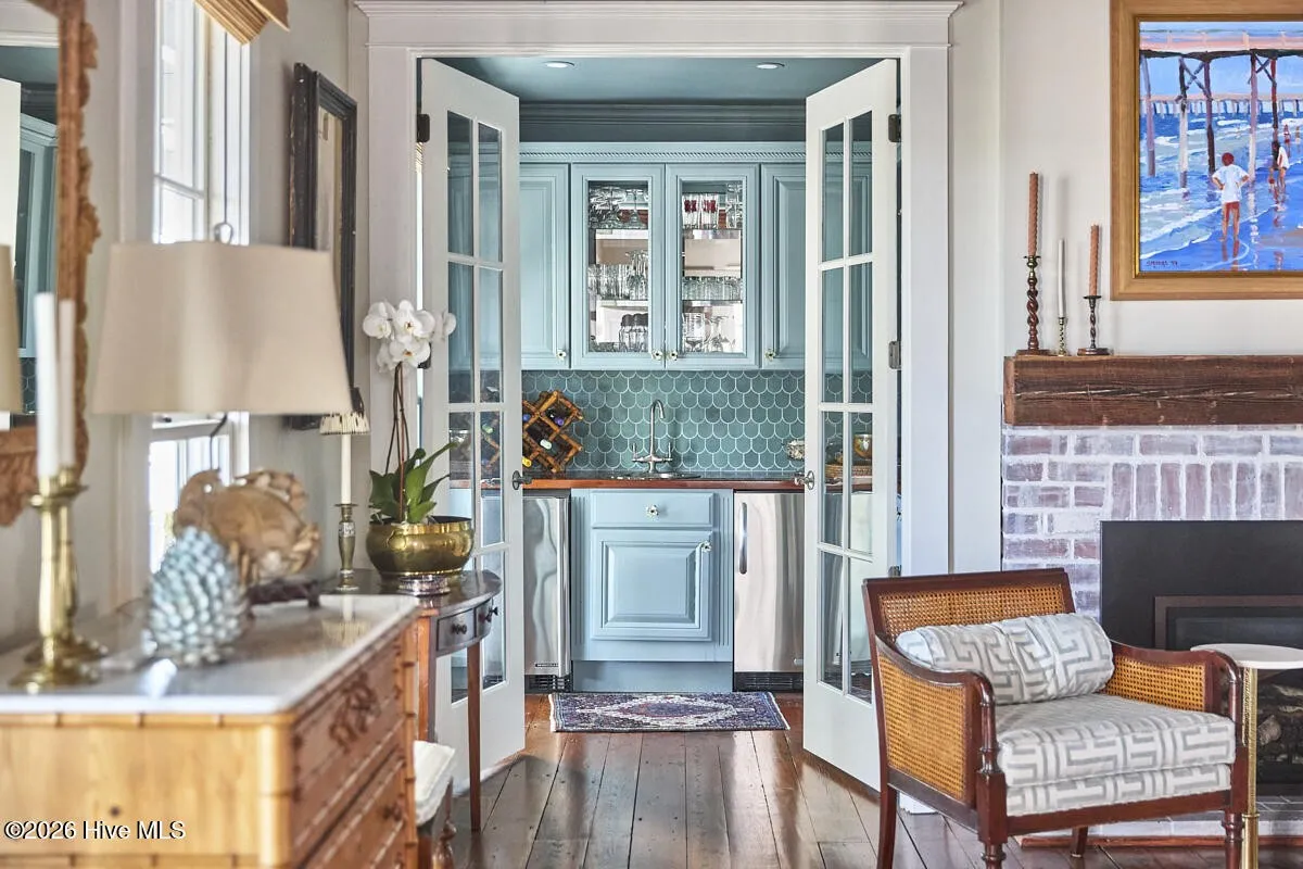 125 Front St, Beaufort, NC 28516-13