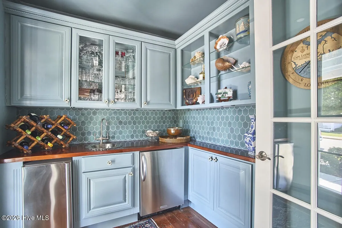 125 Front St, Beaufort, NC 28516-14