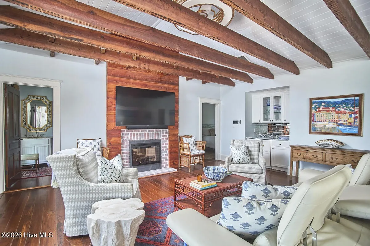 125 Front St, Beaufort, NC 28516-16