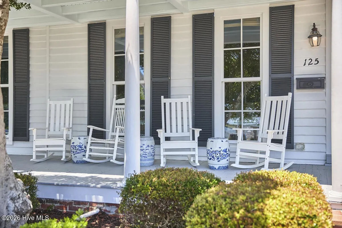 125 Front St, Beaufort, NC 28516-4
