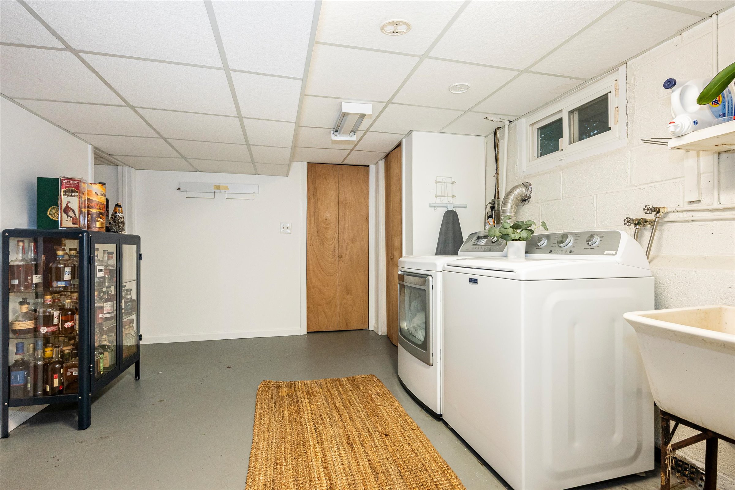 53-Basement Laundry 2