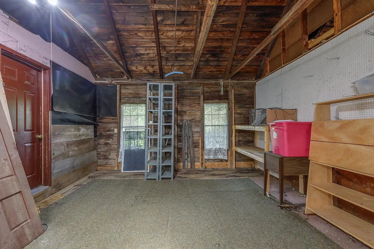 2 Raymond Road, Deerfield, NH 03037-29