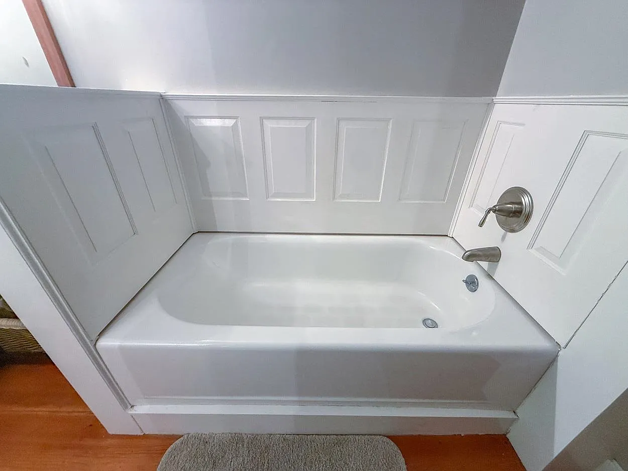 2 Raymond Road, Deerfield, NH 03037-37
