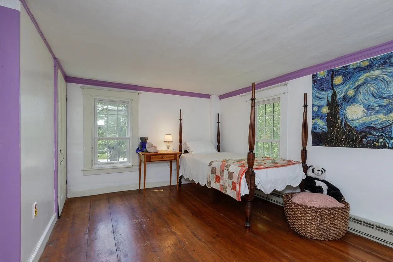 2 Raymond Road, Deerfield, NH 03037-40