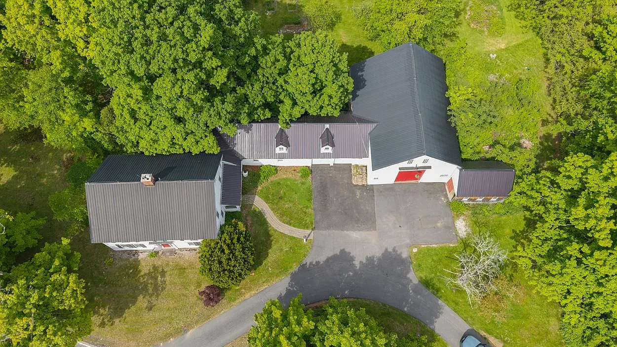 2 Raymond Road, Deerfield, NH 03037-45