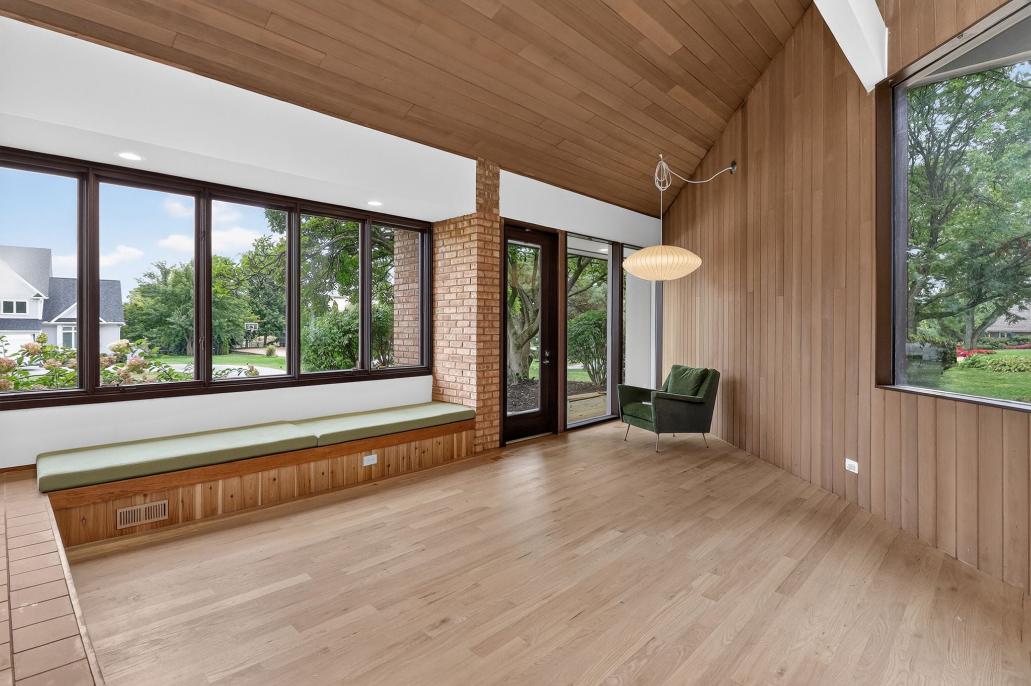 14-web-or-mls-42 Royal Vale-21