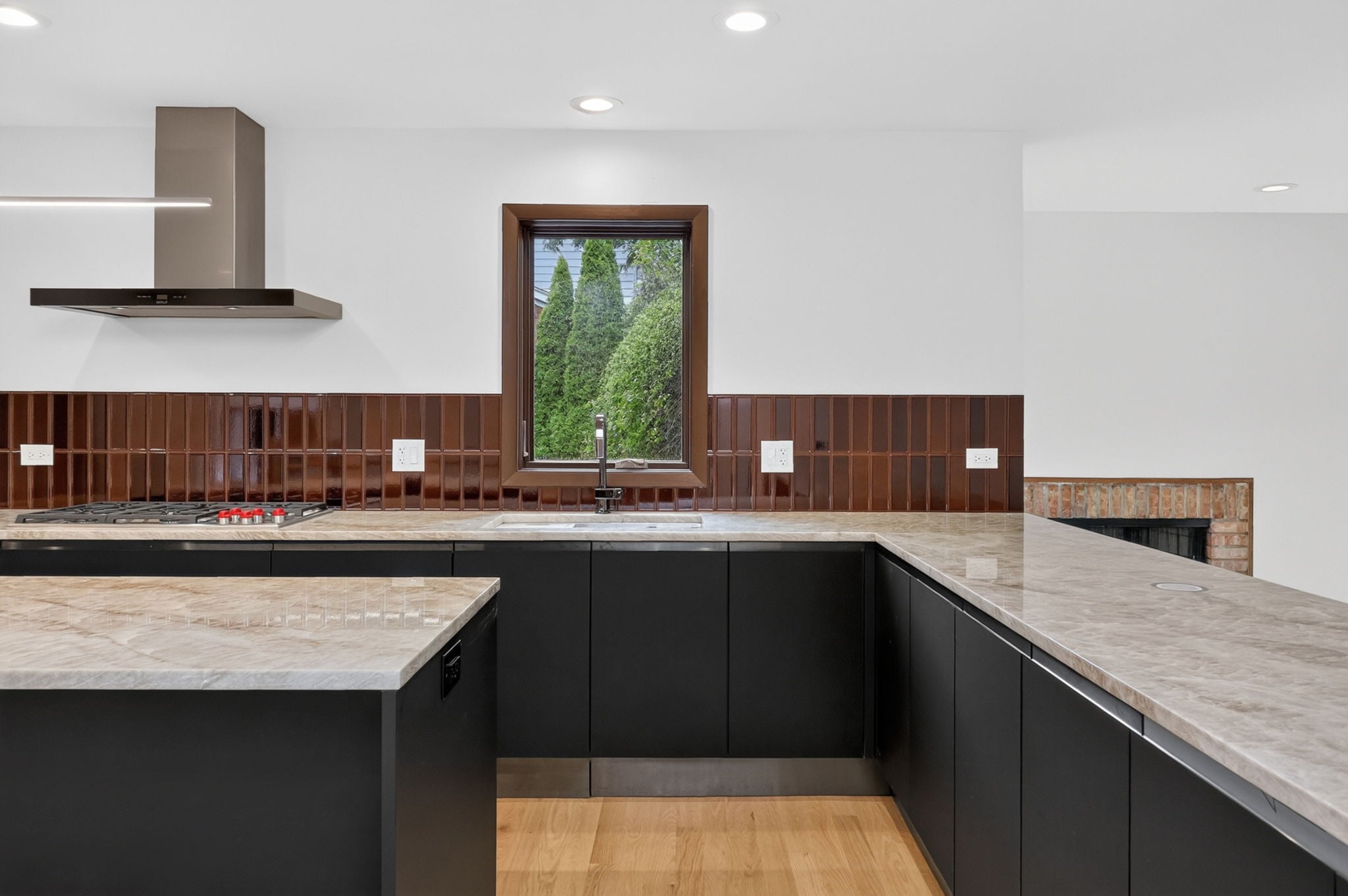 21-web-or-mls-42 Royal Vale-31