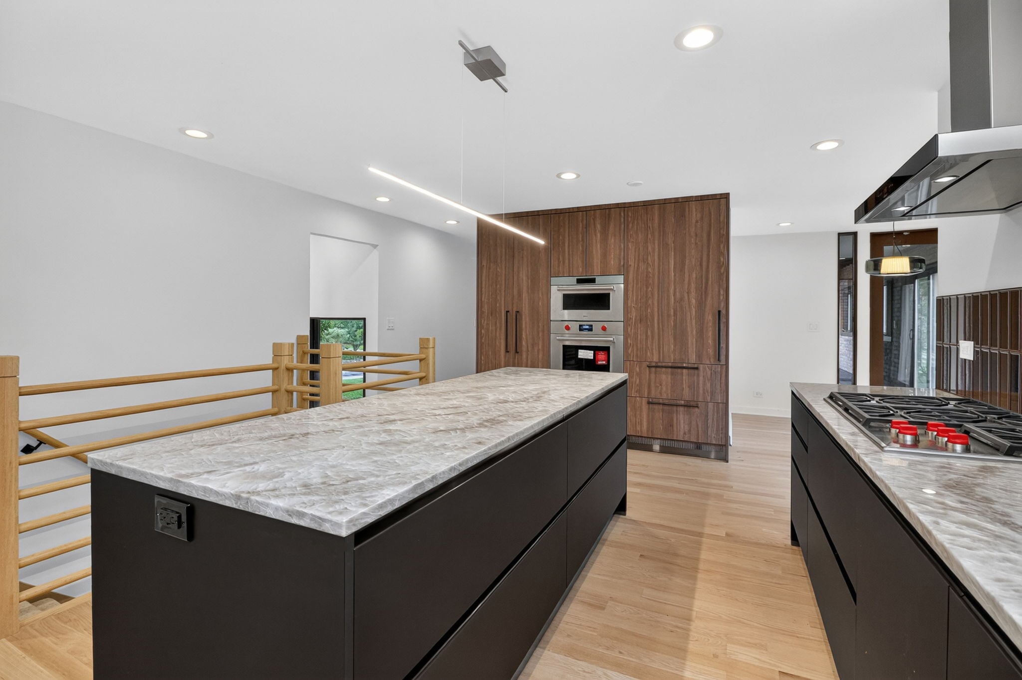 22-web-or-mls-42 Royal Vale-32