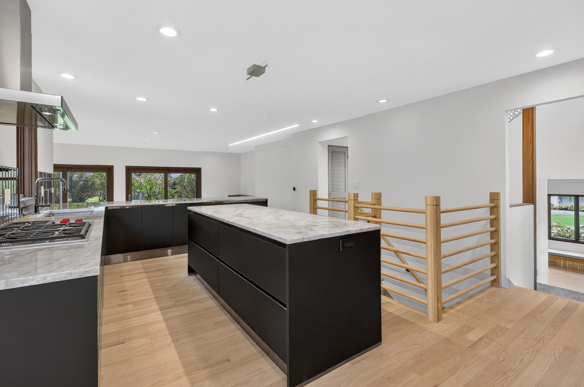 23-web-or-mls-42 Royal Vale-36