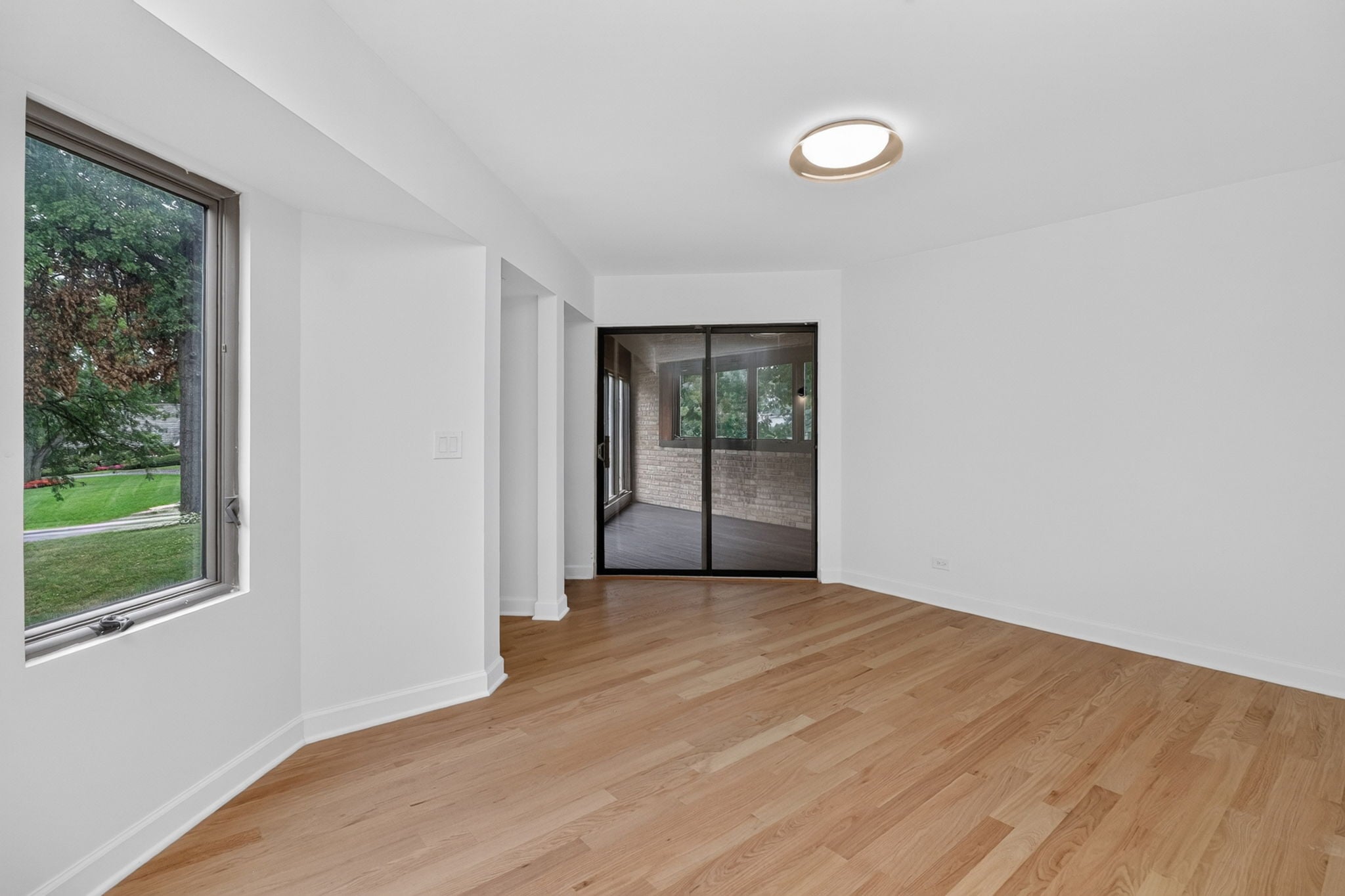 25-web-or-mls-42 Royal Vale-26