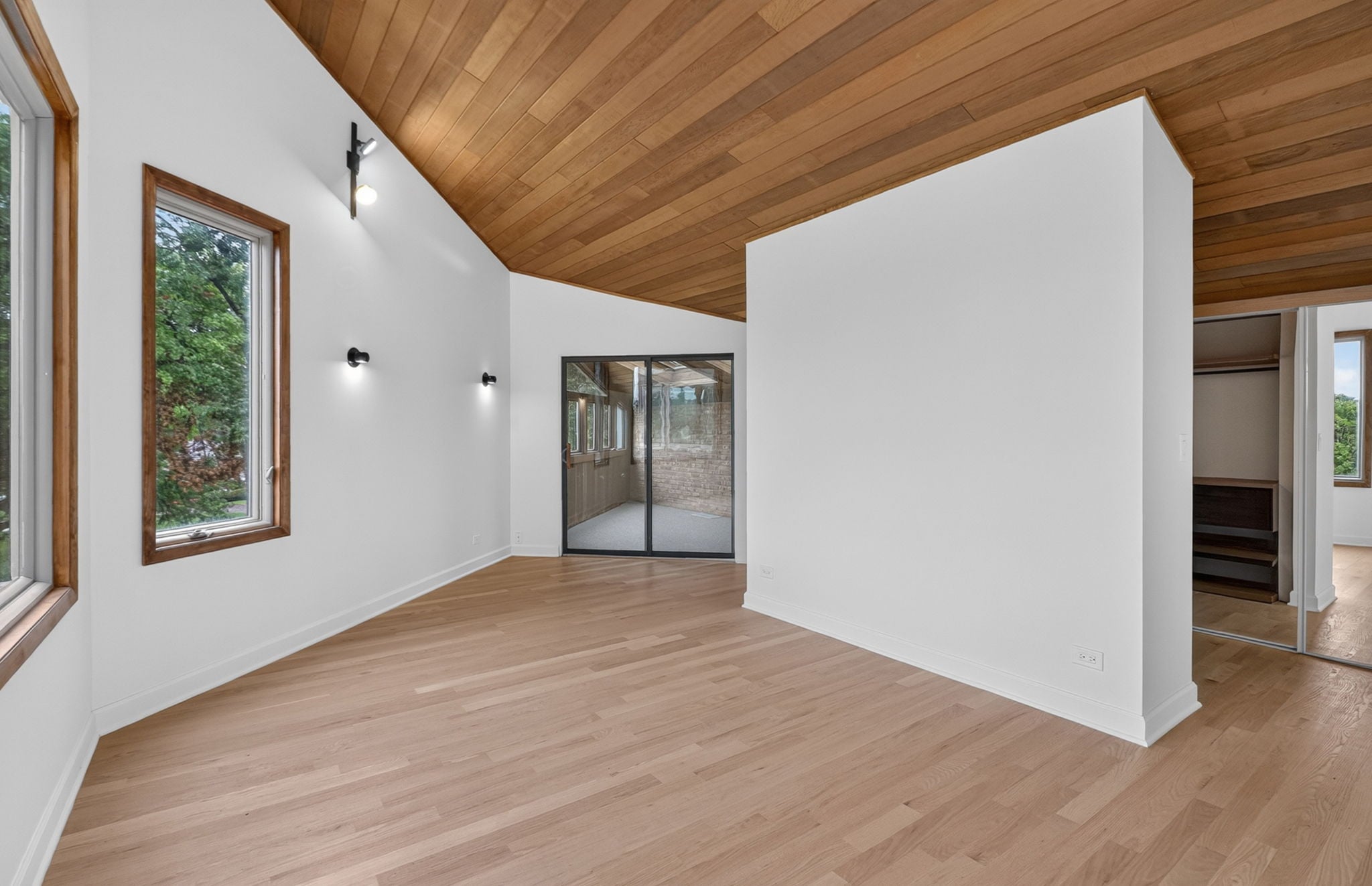 30-web-or-mls-42 Royal Vale-7