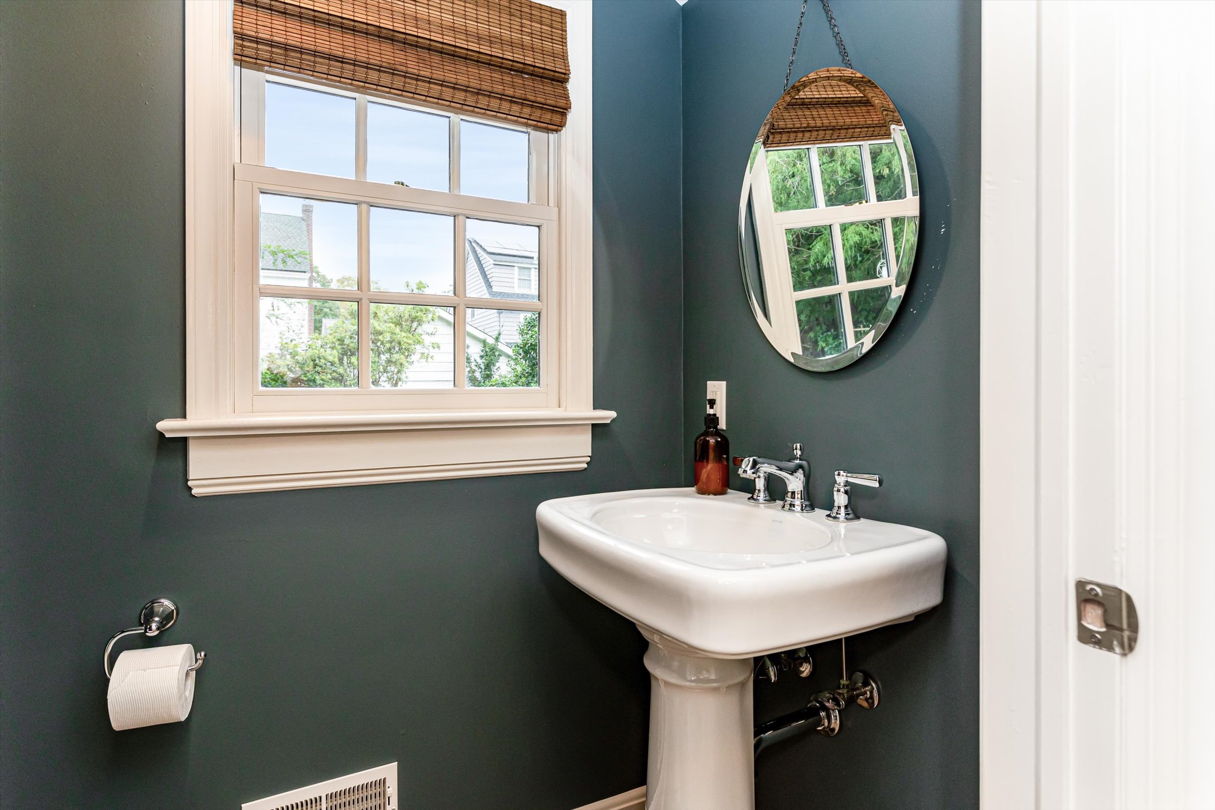 32-Powder Room