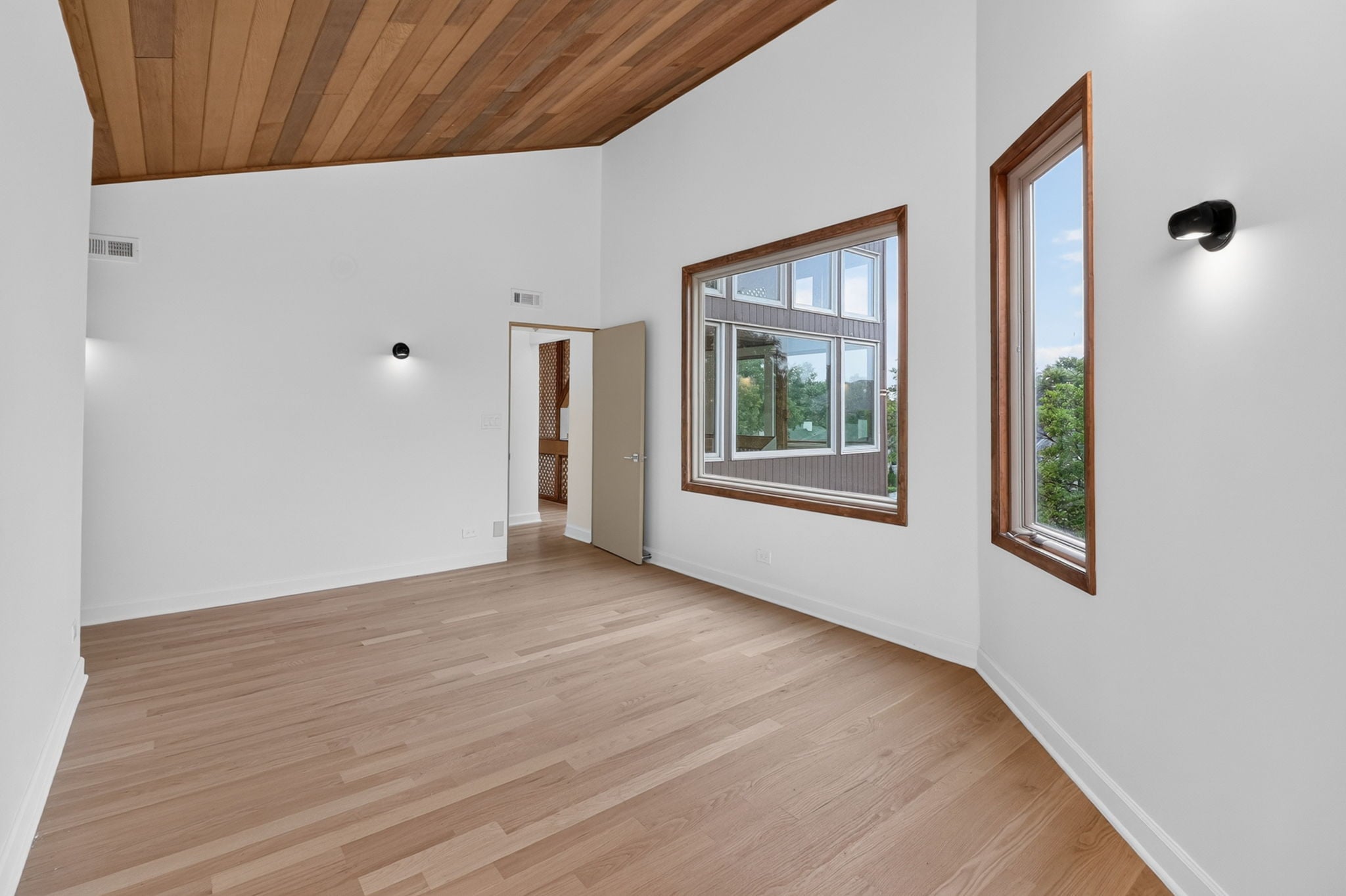 36-web-or-mls-42 Royal Vale-5