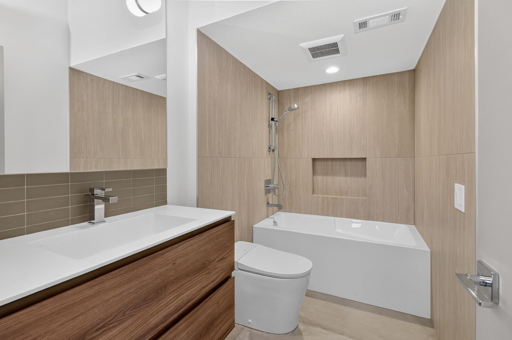 37-web-or-mls-42 Royal Vale-6