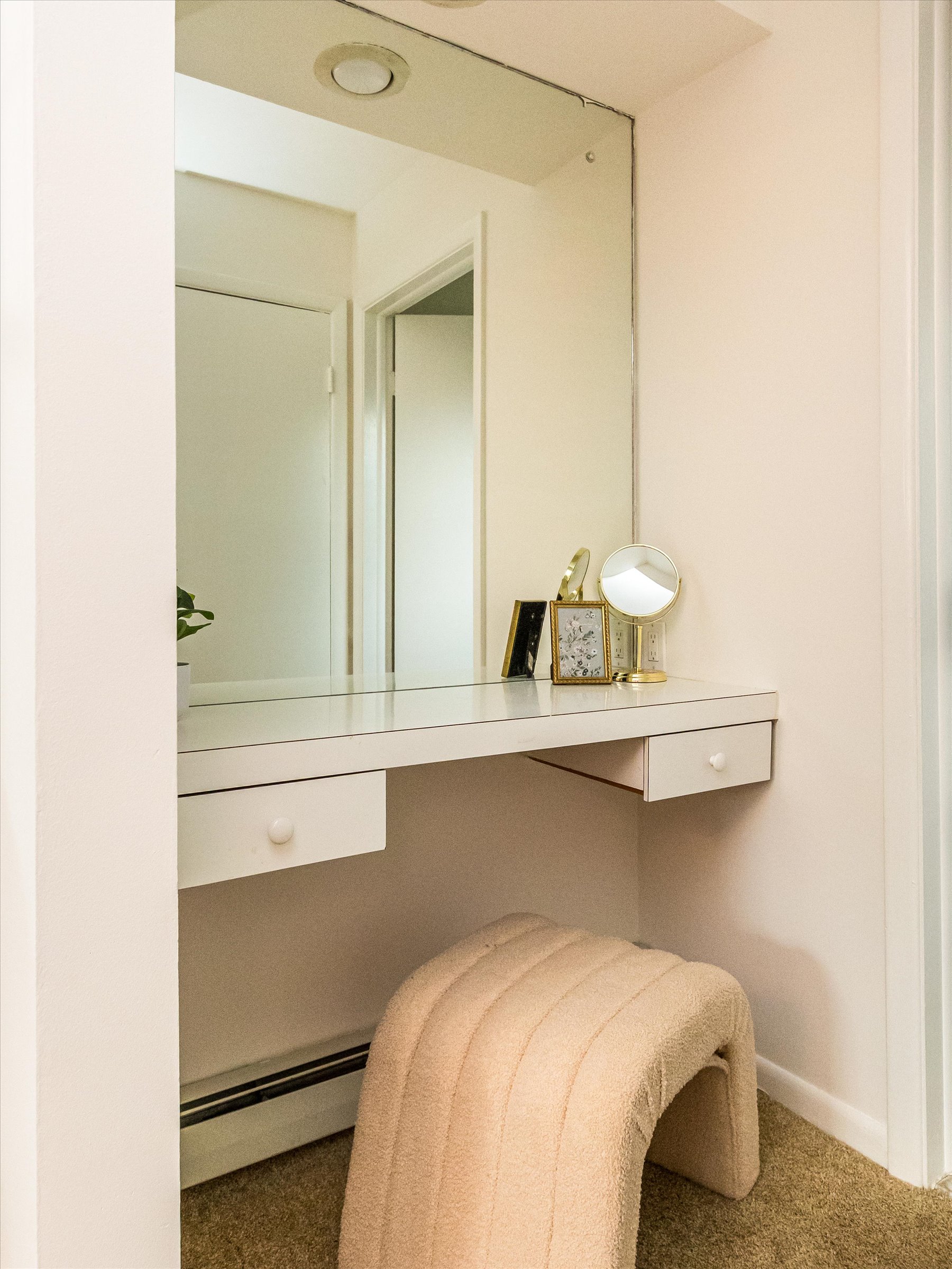 38-Primary Bedroom Dressing Area