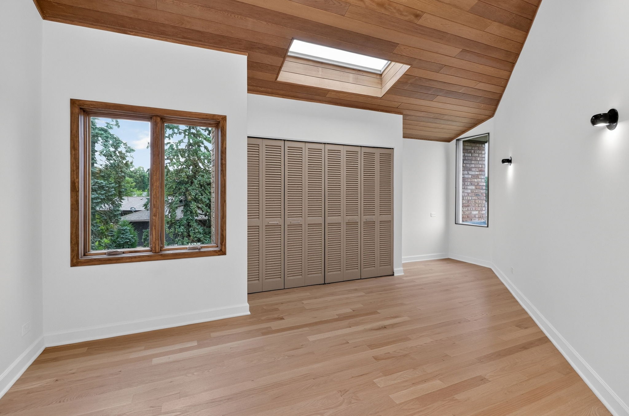 38-web-or-mls-42 Royal Vale-9