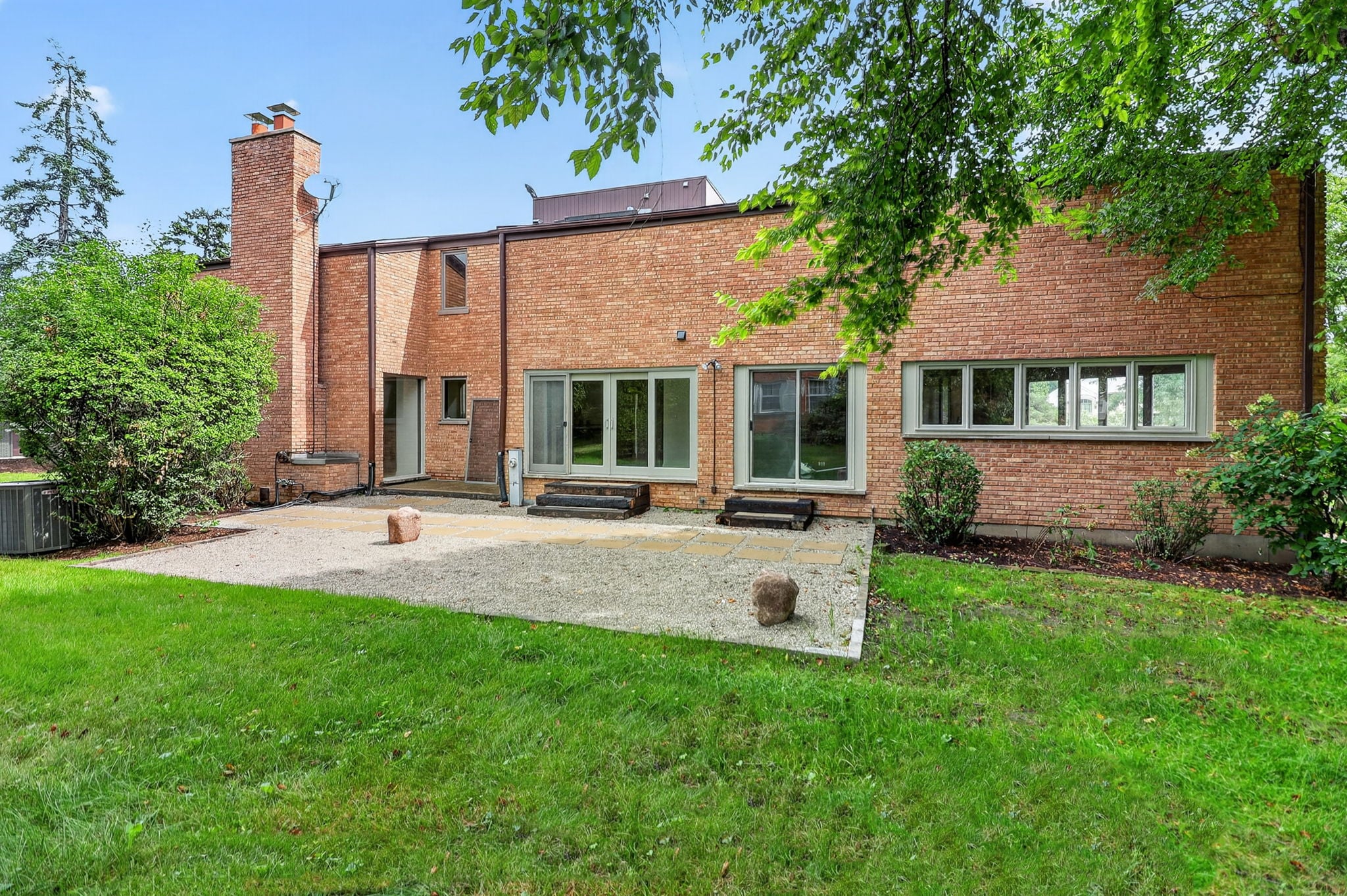 48-web-or-mls-42 Royal Vale-48