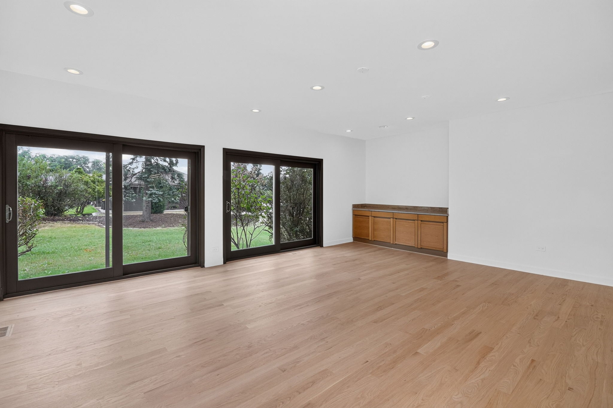 8-web-or-mls-42 Royal Vale-33