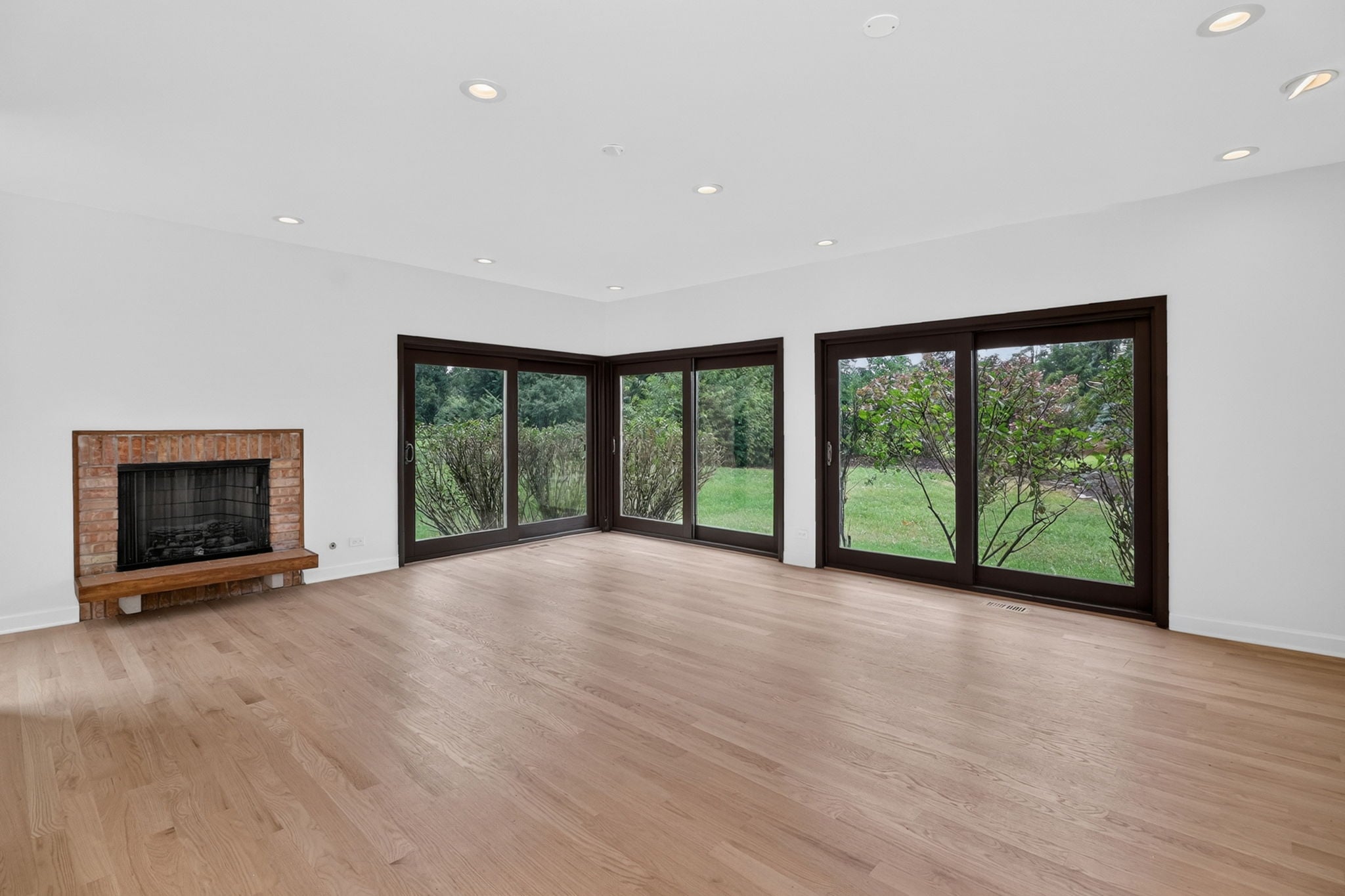 9-web-or-mls-42 Royal Vale-34