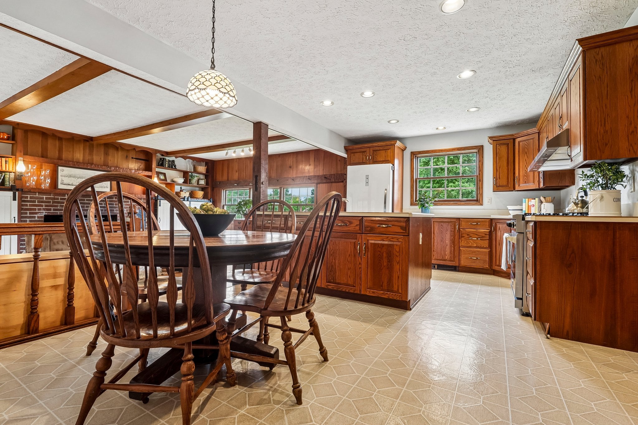 13-web-or-mls-10215 Chardon Rd-S2209-013