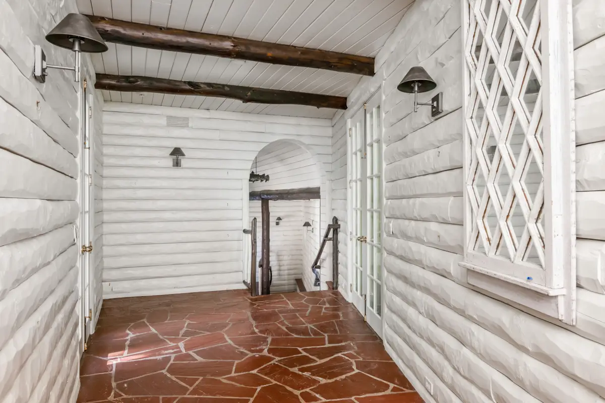 21 Point Road Norwalk, CT 06854-12