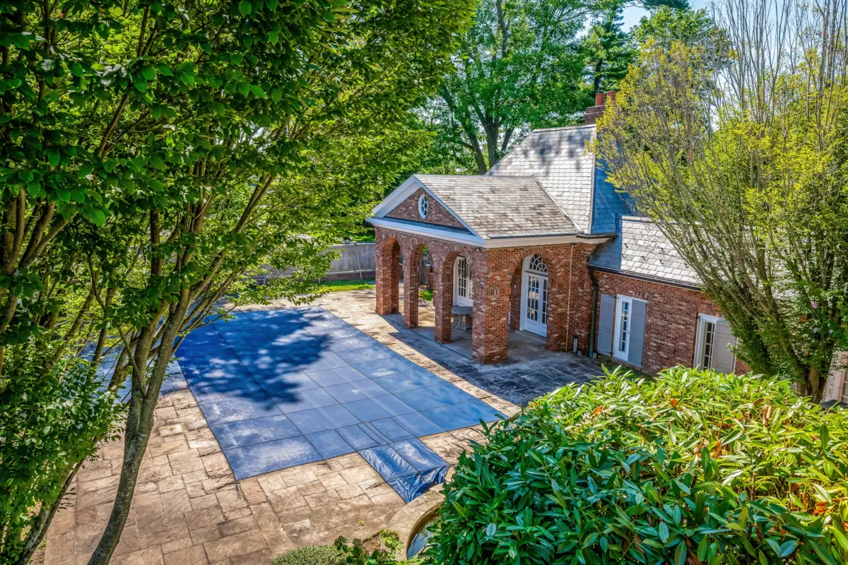 21 Point Road Norwalk, CT 06854-20