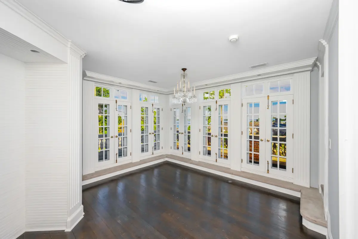 21 Point Road Norwalk, CT 06854-24
