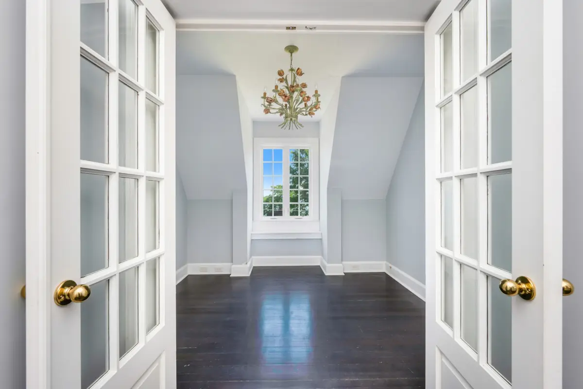 21 Point Road Norwalk, CT 06854-26