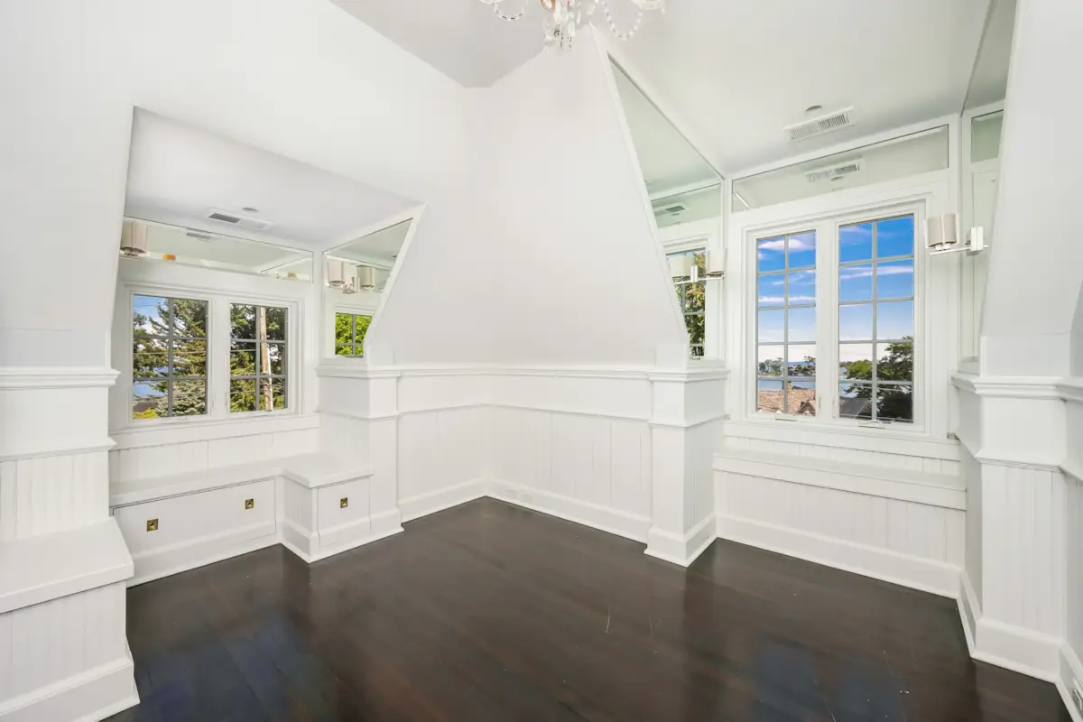 21 Point Road Norwalk, CT 06854-27