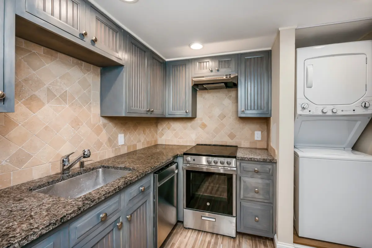 21 Point Road Norwalk, CT 06854-31