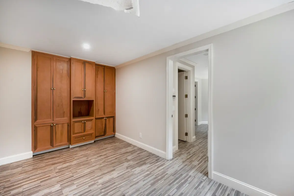 21 Point Road Norwalk, CT 06854-32