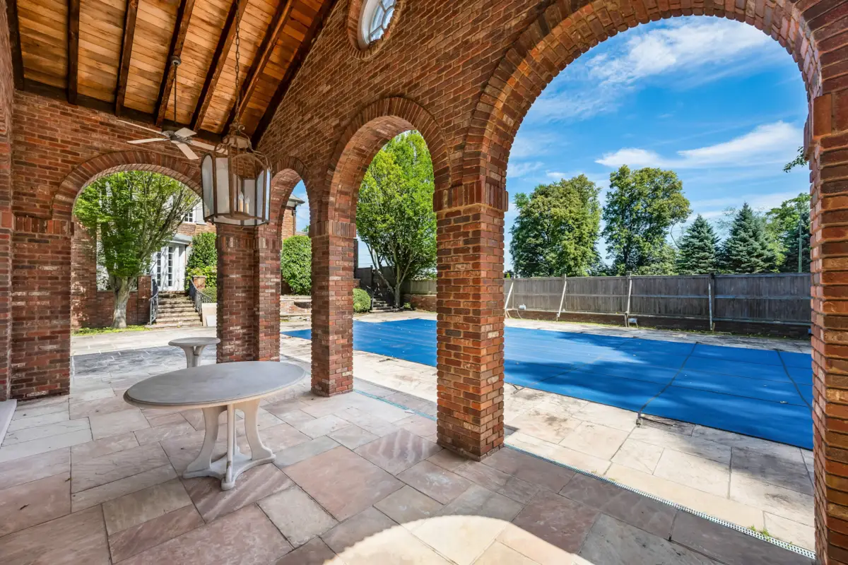 21 Point Road Norwalk, CT 06854-33