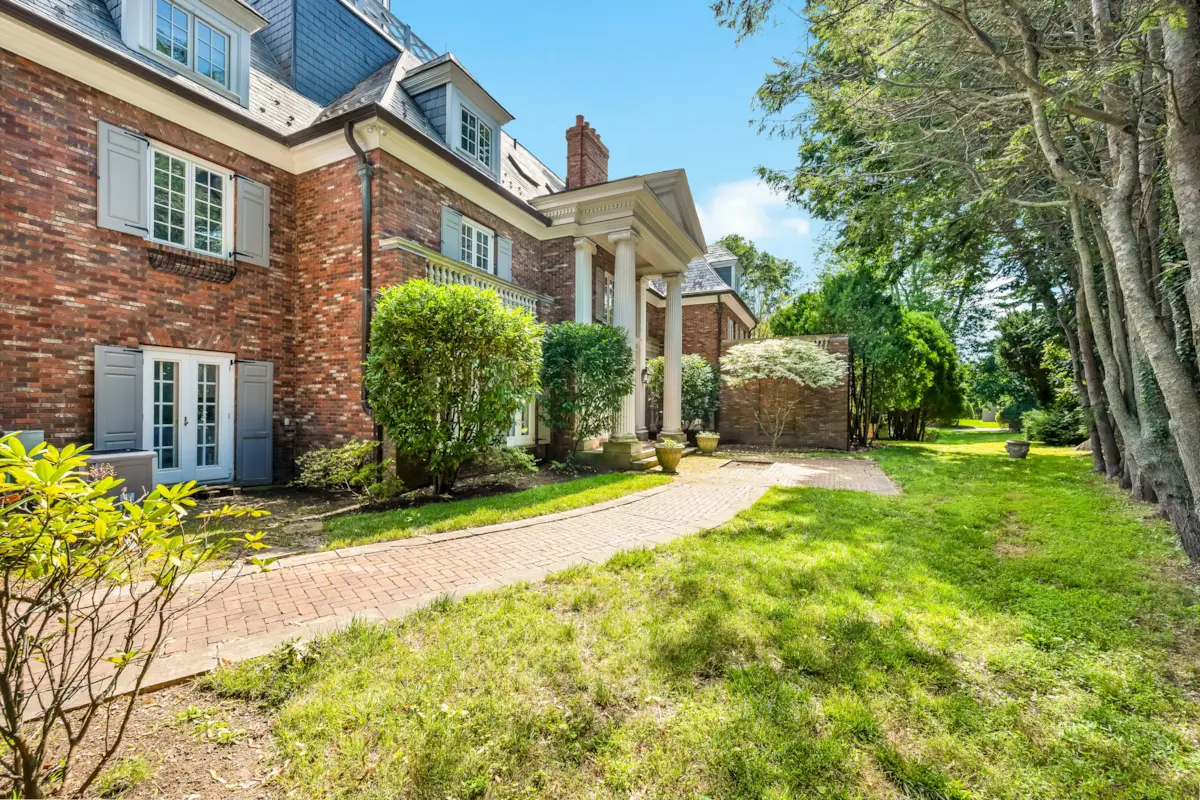 21 Point Road Norwalk, CT 06854-4