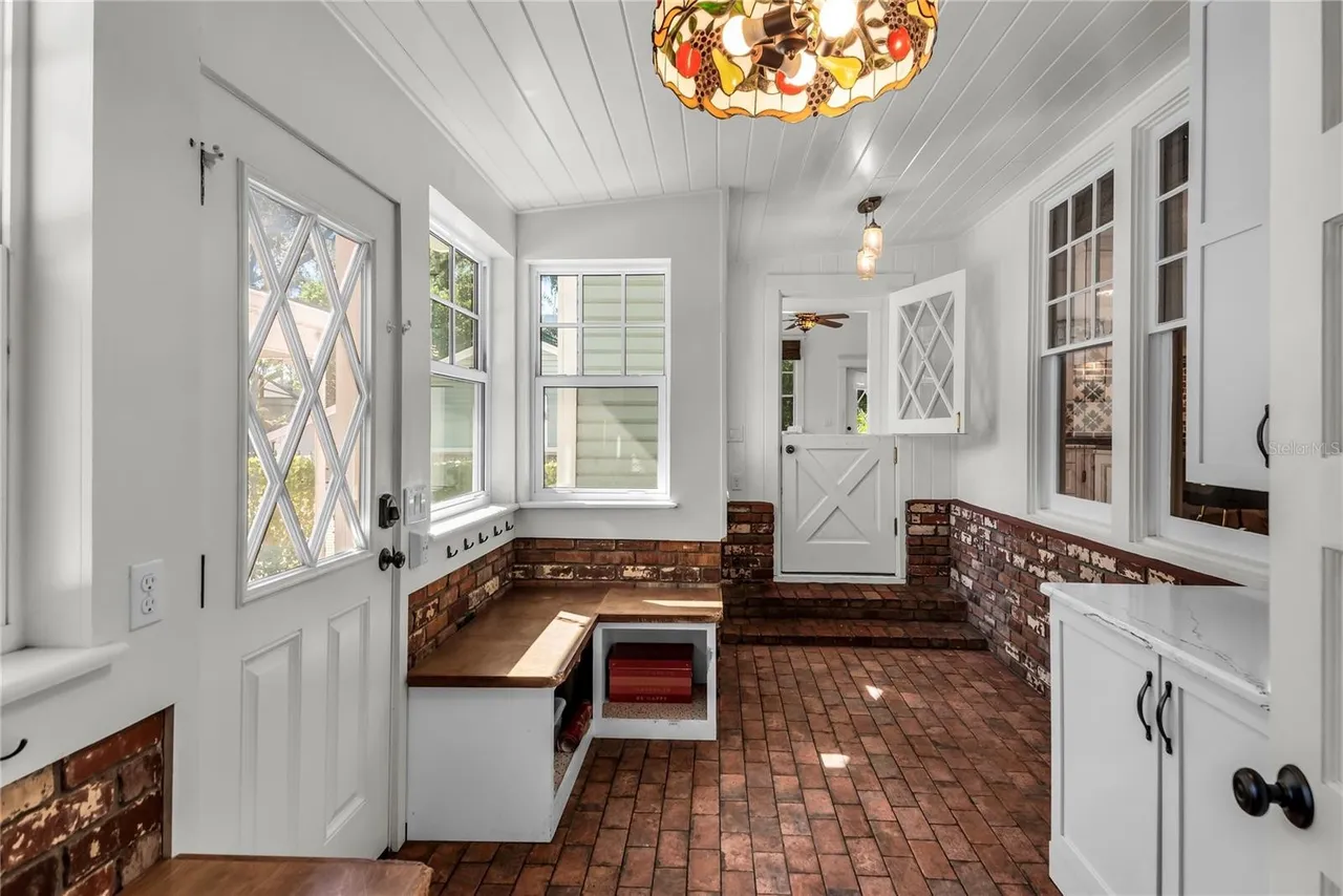 234 N Lakeview Ave, Winter Garden, FL 34787-18