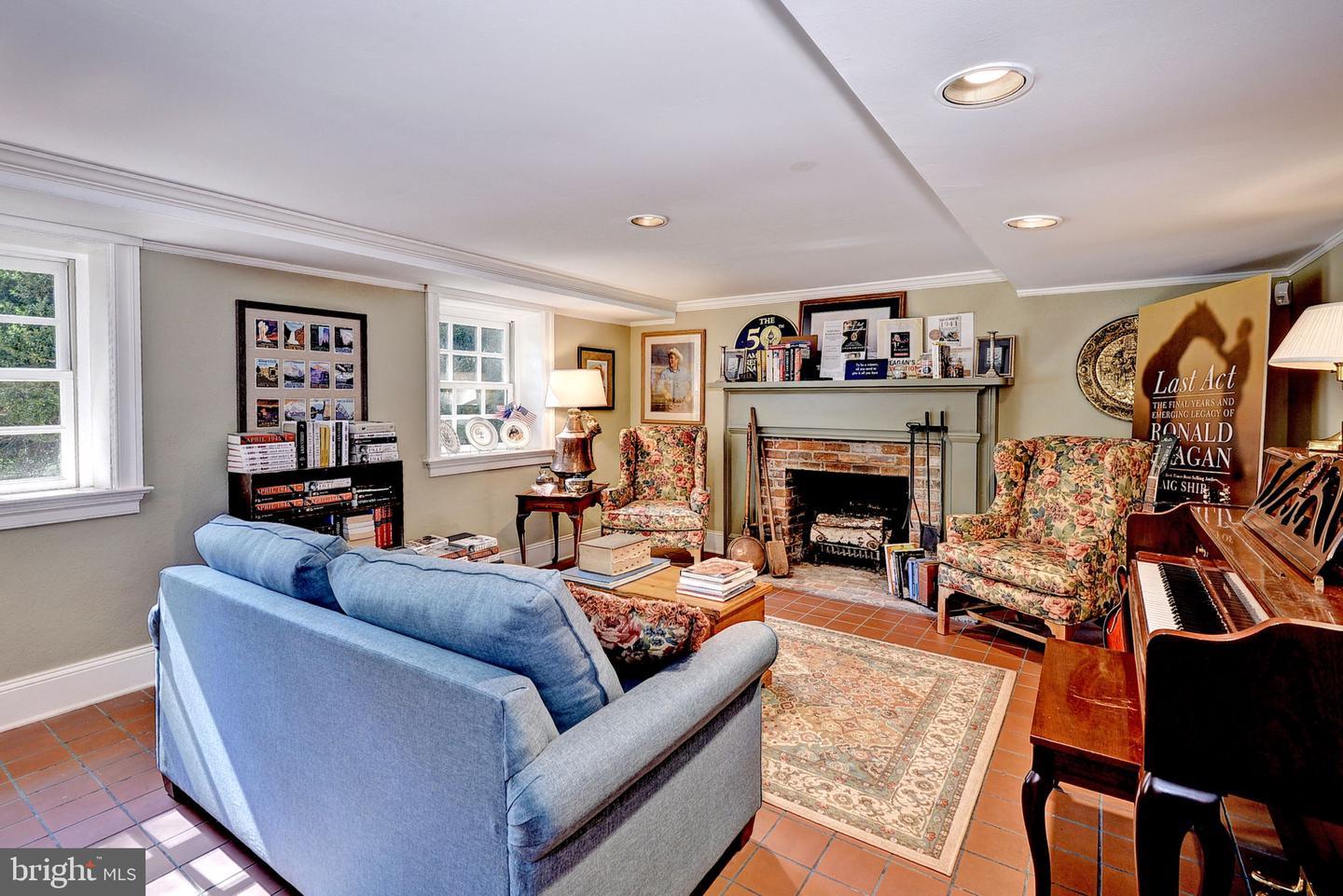 269 Ben Lomond RdDunnsville, VA 22454-41