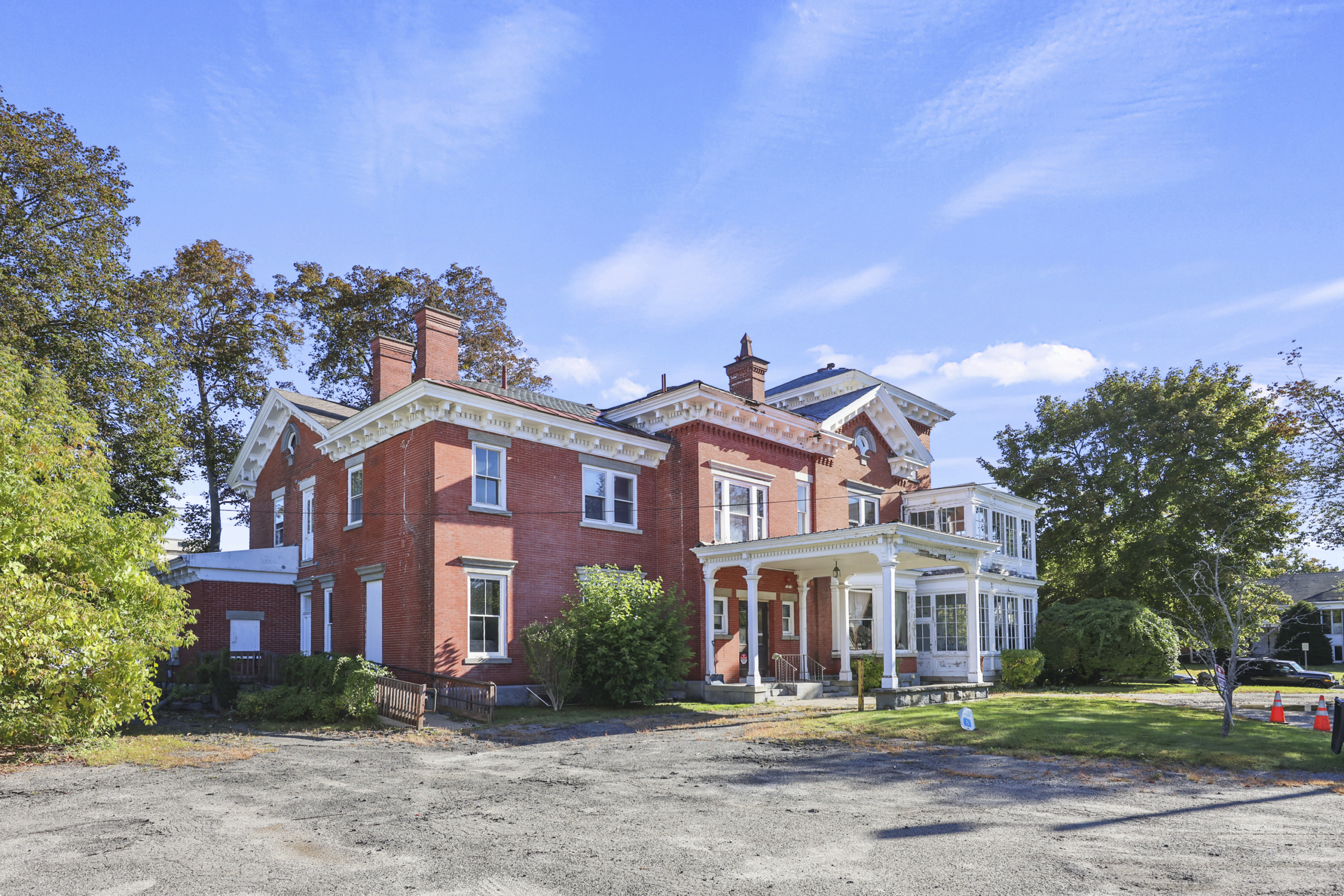 27 Exterior Back