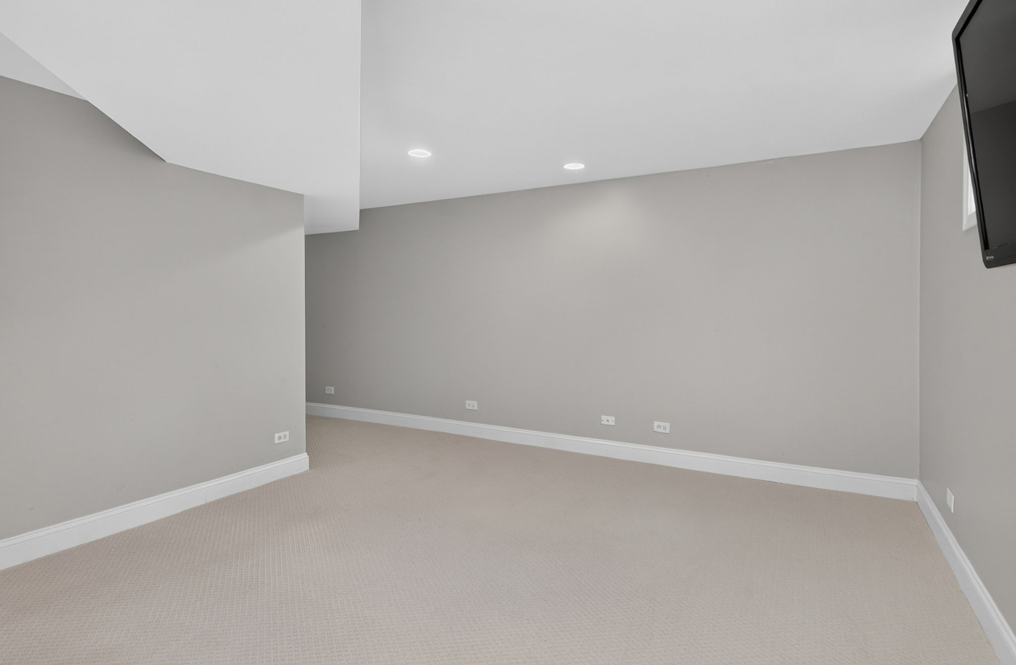 41-web-or-mls-5337 Brookbank Bsmt Updates (2)