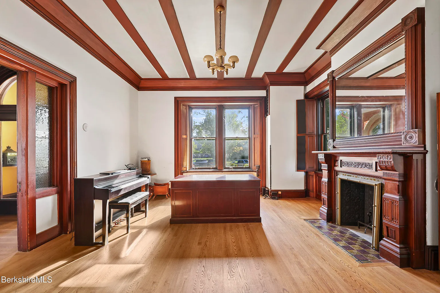 42 Wendell Ave, Pittsfield, MA 01201-19