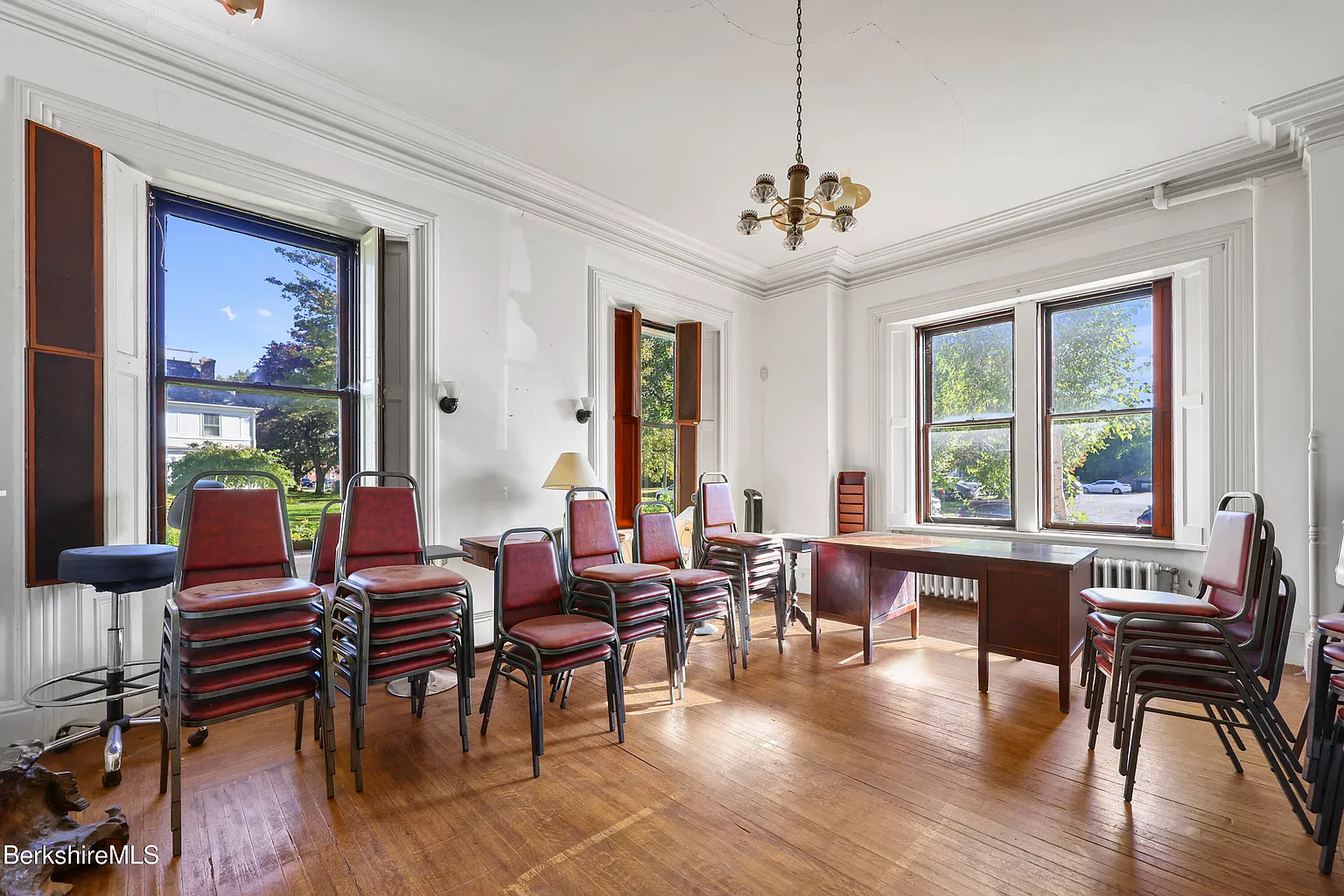 42 Wendell Ave, Pittsfield, MA 01201-21