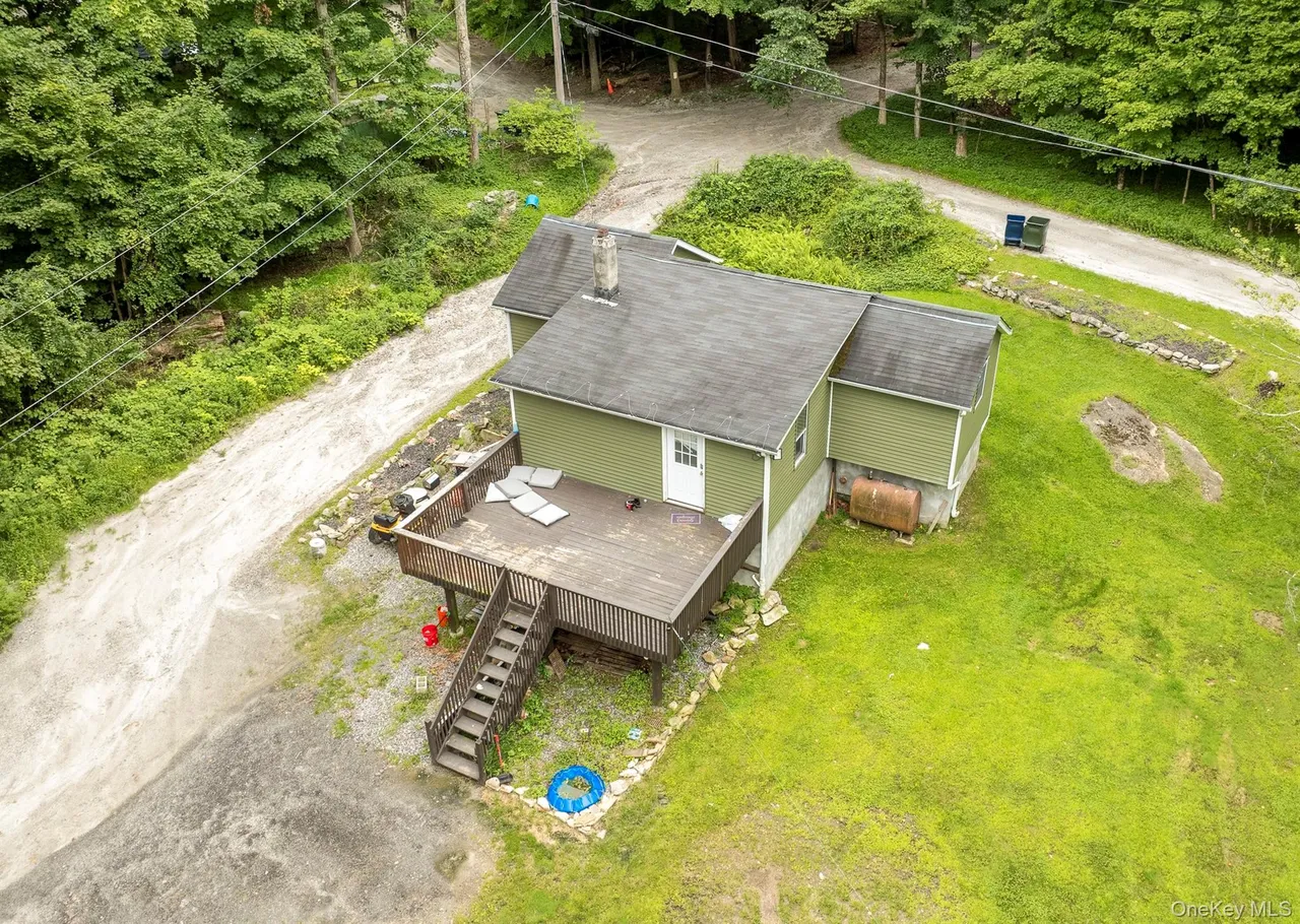 47 Rock Rd N, Carmel, NY 10512-15