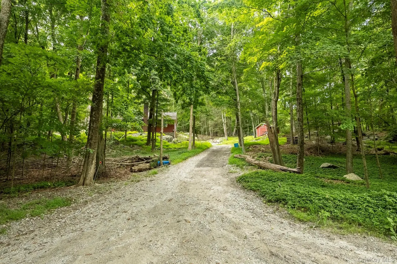 47 Rock Rd N, Carmel, NY 10512-17