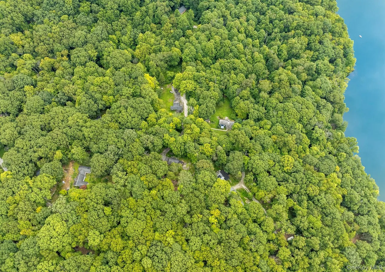 47 Rock Rd N, Carmel, NY 10512-7