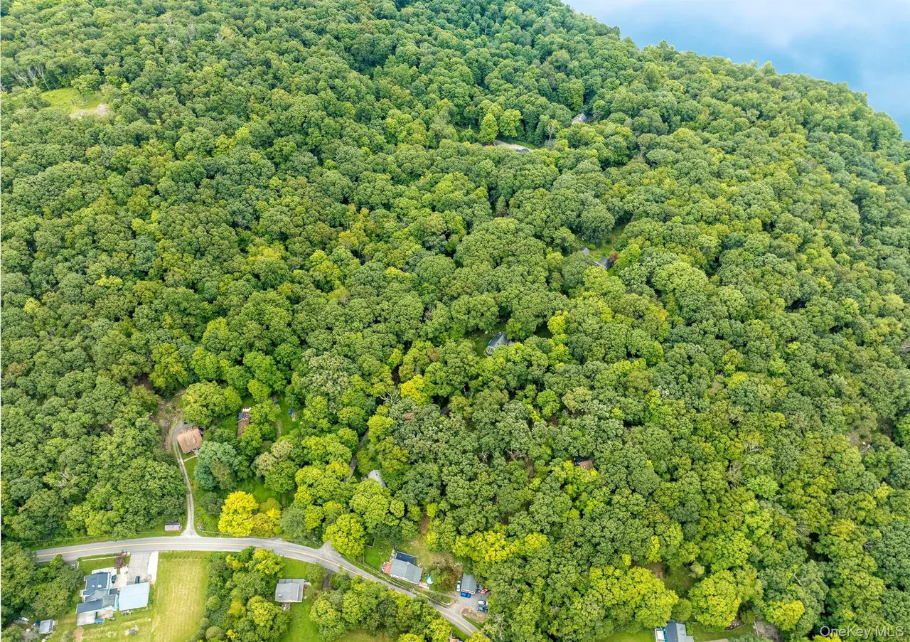 47 Rock Rd N, Carmel, NY 10512-8