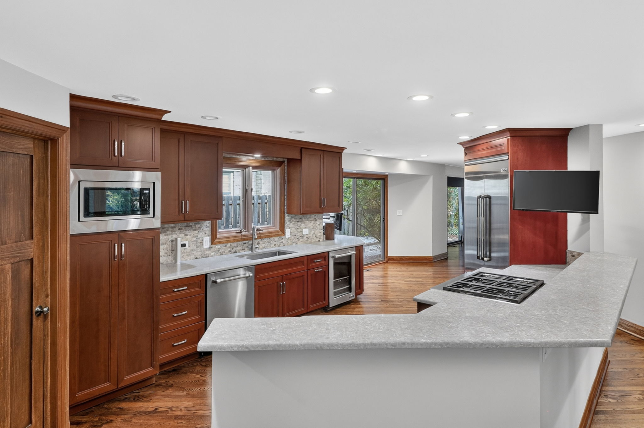 54-web-or-mls-5337 Brookbank- Floor reshoot (15)