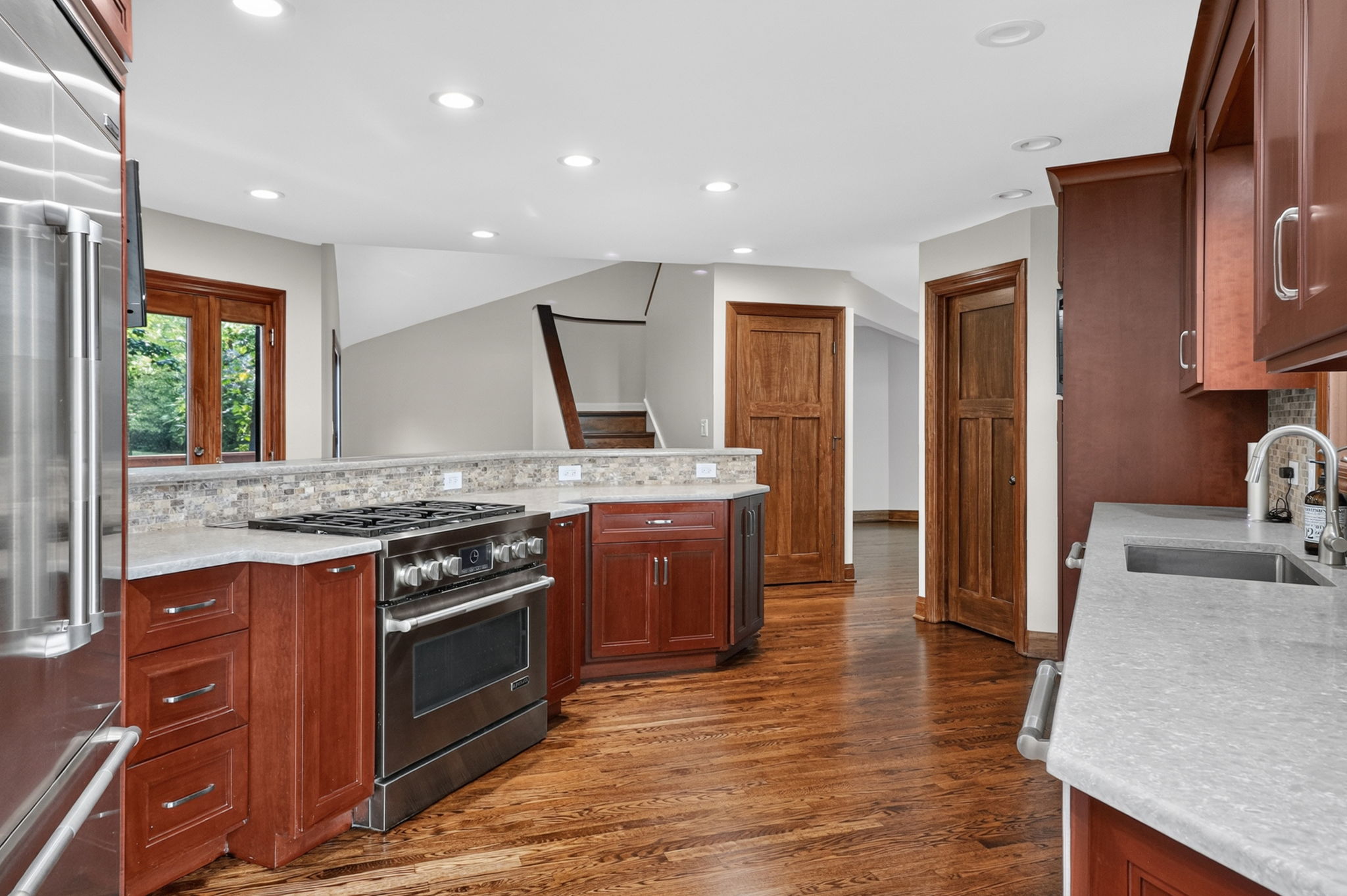 55-web-or-mls-5337 Brookbank- Floor reshoot (3)