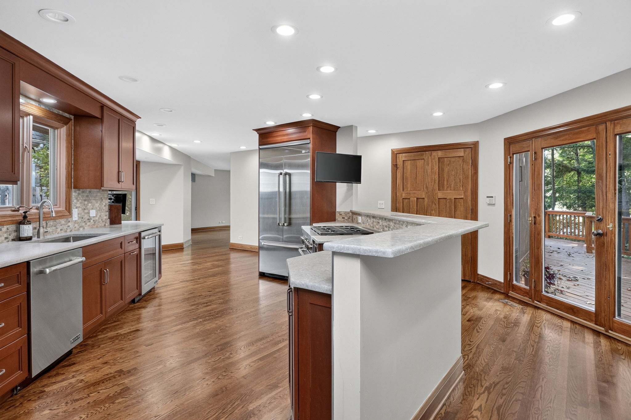 56-web-or-mls-5337 Brookbank- Floor reshoot (6)